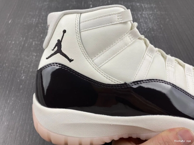Jordan Neapolitan AR0715-101 Air 11 0810